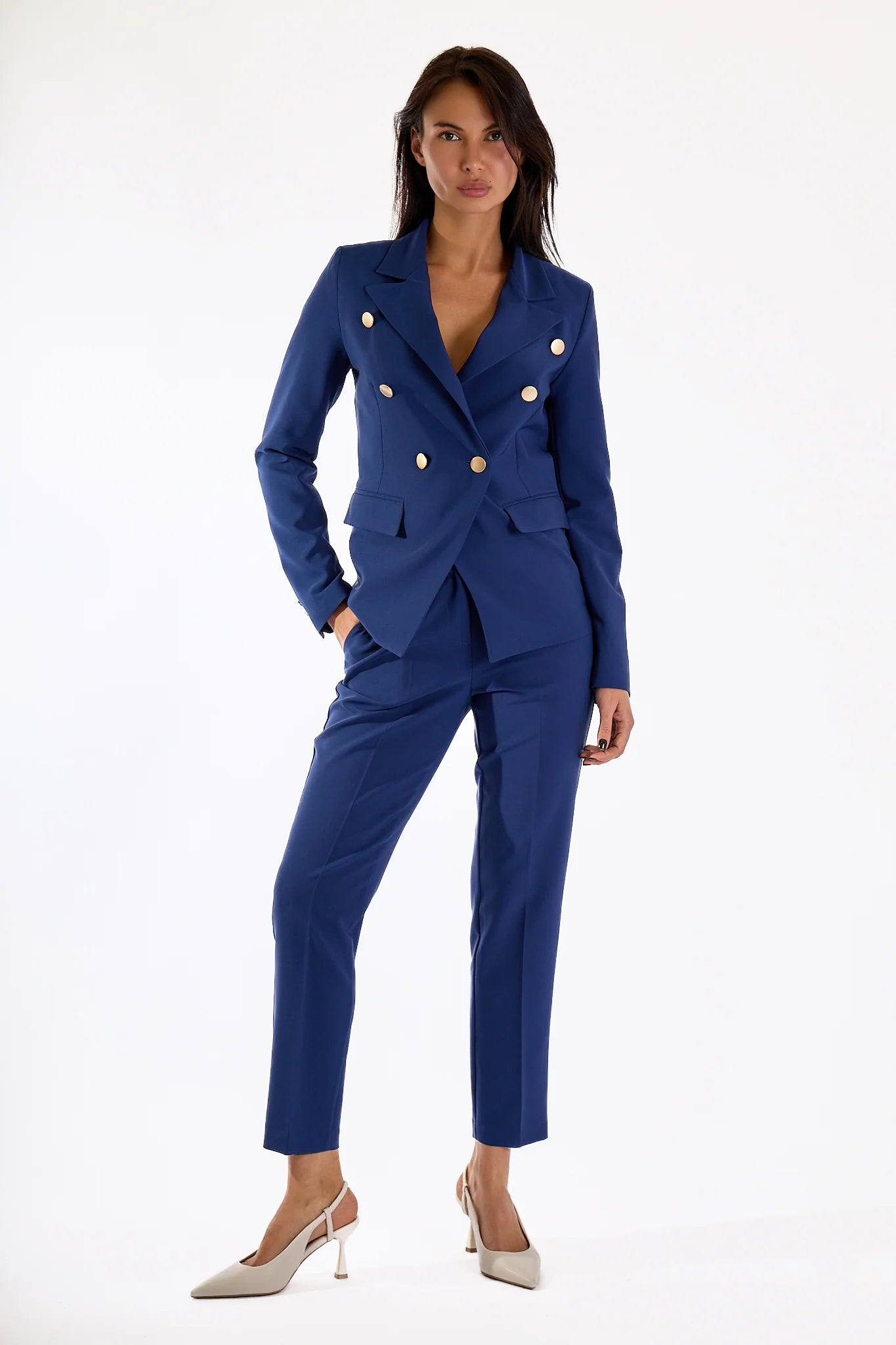 Tailleur con bottoni satinati