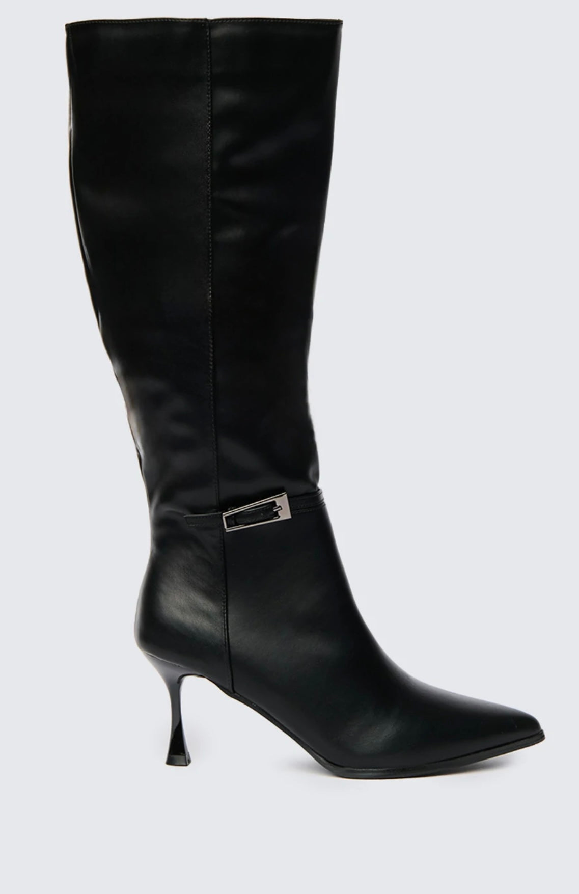 Stivale punta con fibbia